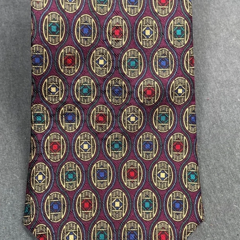Chaps Ralph Lauren Men Tie Silk Geometric Medallion Burgundy OS Vintage Classic